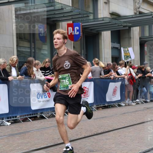 13.09.2026 - 21. swb-Marathon Bremen Strokosch-Dieckow http://msf.ph/oto/10390483 13.09.2026 13:03:19 Ziel 1090, 1372, 1587, 1950, 3092, 5024, 5143, 5719, 6973, 7715, 8096, 7206, 7478, 8028, 8756, 9200 meine-sportfotos.de