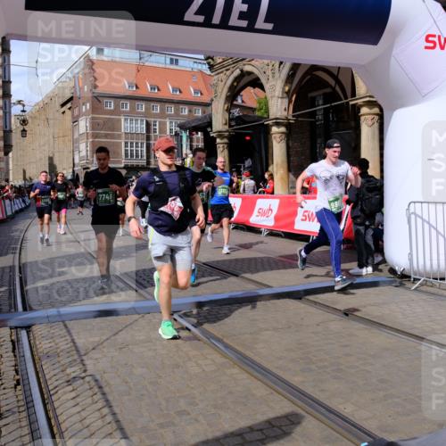 13.09.2026 - 21. swb-Marathon Bremen Tim E. http://msf.ph/oto/10390495 13.09.2026 13:34:45 Ziel 682, 784, 809, 911, 1307, 1871, 2215, 3029, 3068, 3214, 3318, 3409, 3636, 3890, 4112, 4537, 4616, 5147, 5488, 5566, 5852, 6255, 7168, 7696, 7746, 7962, 8381, 8453, 9094, 9402, 9453, 9751, 9802, 13112 meine-sportfotos.de