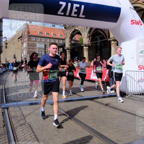 13.09.2026 - 21. swb-Marathon Bremen Tim E. http://msf.ph/oto/10390517 13.09.2026 13:34:48 Ziel 682, 784, 809, 911, 1307, 1395, 1871, 2215, 2831, 3029, 3052, 3058, 3068, 3214, 3318, 3388, 3409, 3890, 4112, 4537, 4616, 5378, 5488, 5566, 5694, 5760, 5852, 6255, 7168, 7746, 7833, 7962, 8381, 8453, 9453, 9751, 9788, 9802, 13112 meine-sportfotos.de