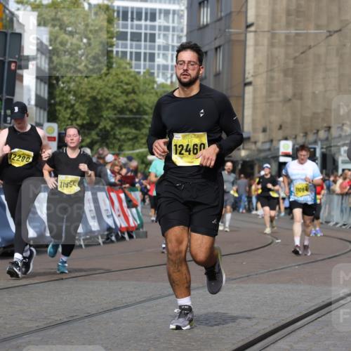 13.09.2026 - 21. swb-Marathon Bremen Strokosch-Dieckow http://msf.ph/oto/10390524 13.09.2026 11:13:37 Ziel 11048, 11670, 12521, 10330, 10766, 11078, 11999, 12010 meine-sportfotos.de