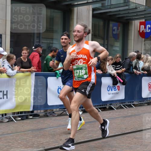13.09.2026 - 21. swb-Marathon Bremen Strokosch-Dieckow http://msf.ph/oto/10390530 13.09.2026 13:03:25 Ziel 1090, 1587, 1950, 2889, 3092, 5024, 5143, 5719, 6973, 8096, 9642, 1372, 1950, 7206, 7478, 7715, 8028, 8756, 9200 meine-sportfotos.de