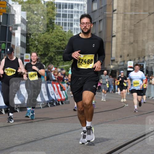 13.09.2026 - 21. swb-Marathon Bremen Strokosch-Dieckow http://msf.ph/oto/10390532 13.09.2026 11:13:37 Ziel 11048, 11670, 12521, 10330, 10766, 11078, 11999, 12010 meine-sportfotos.de