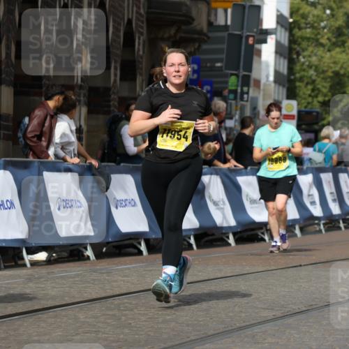 13.09.2026 - 21. swb-Marathon Bremen Strokosch-Dieckow http://msf.ph/oto/10390541 13.09.2026 11:13:41 Ziel 10484, 10883, 11048, 11392, 11670, 12460, 12521, 10330, 10766, 11078, 12010 meine-sportfotos.de