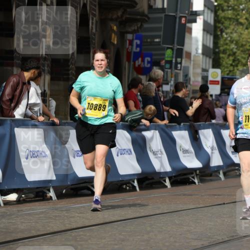 13.09.2026 - 21. swb-Marathon Bremen Strokosch-Dieckow http://msf.ph/oto/10390571 13.09.2026 11:13:43 Ziel 10484, 10545, 10883, 11392, 11670, 11954, 12280, 12460, 12521, 10330, 10799, 11078 meine-sportfotos.de