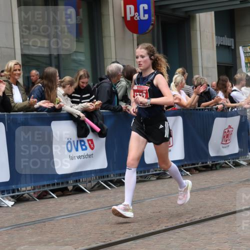 13.09.2026 - 21. swb-Marathon Bremen Strokosch-Dieckow http://msf.ph/oto/10390573 13.09.2026 13:03:37 Ziel 895, 1587, 2094, 2889, 3500, 4236, 8096, 9061, 9129, 9544, 9642, 1090, 1372, 1950, 3092, 5024, 5143, 5719, 6973, 7206, 7715 meine-sportfotos.de