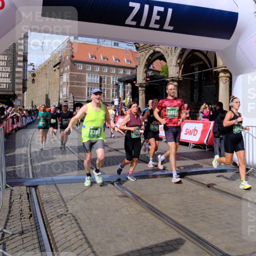 13.09.2026 - 21. swb-Marathon Bremen Tim E. http://msf.ph/oto/10390574 13.09.2026 13:34:59 Ziel 809, 1210, 1395, 1871, 1967, 2525, 2561, 2831, 3052, 3058, 3318, 3353, 3380, 3388, 3409, 3765, 3842, 4537, 5378, 5415, 5488, 5694, 5760, 6128, 6168, 6244, 7168, 7443, 7833, 8182, 8381, 8453, 8493, 8552, 8683, 9038, 9751, 9788, 9820, 13180 meine-sportfotos.de