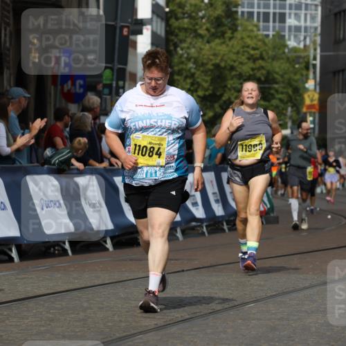 13.09.2026 - 21. swb-Marathon Bremen Strokosch-Dieckow http://msf.ph/oto/10390585 13.09.2026 11:13:44 Ziel 10484, 10545, 10883, 11392, 11670, 11954, 12280, 12460, 12521, 10330, 10491, 10799, 10880, 11078 meine-sportfotos.de