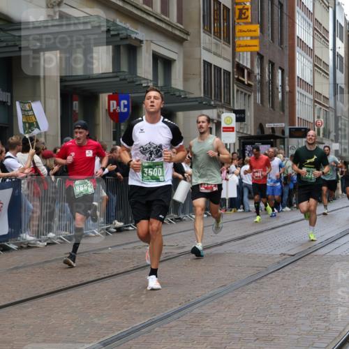 13.09.2026 - 21. swb-Marathon Bremen Strokosch-Dieckow http://msf.ph/oto/10390588 13.09.2026 13:03:41 Ziel 895, 2094, 2889, 3500, 4236, 8096, 9061, 9129, 9544, 9642, 1090, 1372, 1587, 1950, 3092, 5024, 5143, 5719, 6973, 7715 meine-sportfotos.de