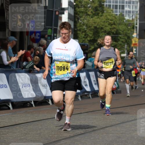 13.09.2026 - 21. swb-Marathon Bremen Strokosch-Dieckow http://msf.ph/oto/10390593 13.09.2026 11:13:44 Ziel 10484, 10545, 10883, 11392, 11670, 11954, 12280, 12460, 12521, 10330, 10491, 10799, 10880, 11078 meine-sportfotos.de