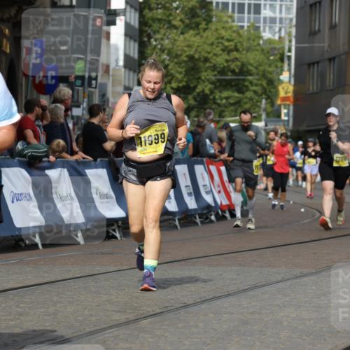 13.09.2026 - 21. swb-Marathon Bremen Strokosch-Dieckow http://msf.ph/oto/10390602 13.09.2026 11:13:45 Ziel 10484, 10545, 10883, 11392, 11670, 11954, 12280, 12460, 12521, 10330, 10491, 10799, 10880, 11078 meine-sportfotos.de
