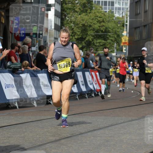 13.09.2026 - 21. swb-Marathon Bremen Strokosch-Dieckow http://msf.ph/oto/10390606 13.09.2026 11:13:45 Ziel 10484, 10545, 10883, 11392, 11670, 11954, 12280, 12460, 12521, 10330, 10491, 10799, 10880, 11078 meine-sportfotos.de