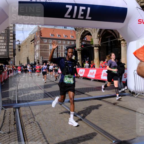 13.09.2026 - 21. swb-Marathon Bremen Tim E. http://msf.ph/oto/10390629 13.09.2026 13:35:06 Ziel 489, 1210, 1395, 1967, 2413, 2525, 2561, 2755, 2831, 3052, 3058, 3181, 3217, 3353, 3380, 3388, 3765, 3768, 3842, 5378, 5415, 5684, 5694, 5760, 6085, 6128, 6168, 6244, 6627, 6655, 6756, 7443, 7462, 7833, 8155, 8182, 8493, 8515, 8552, 8623, 8683, 9038, 9788, 9820, 13180 meine-sportfotos.de