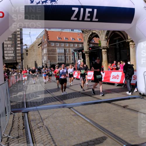 13.09.2026 - 21. swb-Marathon Bremen Tim E. http://msf.ph/oto/10390651 13.09.2026 13:35:08 Ziel 489, 1210, 1967, 2413, 2430, 2525, 2561, 2755, 3181, 3217, 3353, 3380, 3765, 3768, 3842, 5378, 5415, 5684, 6085, 6128, 6168, 6244, 6627, 6655, 6756, 7443, 7462, 8155, 8182, 8493, 8515, 8552, 8623, 8683, 9038, 9788, 9820, 13017, 13018, 13180 meine-sportfotos.de