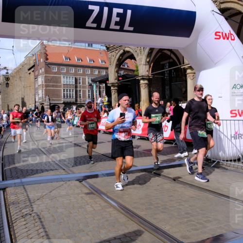 13.09.2026 - 21. swb-Marathon Bremen Tim E. http://msf.ph/oto/10390655 13.09.2026 13:35:09 Ziel 489, 1210, 1967, 2413, 2430, 2525, 2561, 2755, 3181, 3217, 3353, 3380, 3765, 3768, 3842, 5415, 5684, 6085, 6128, 6168, 6244, 6627, 6655, 6756, 7443, 7462, 8155, 8182, 8493, 8515, 8552, 8623, 8683, 9038, 9820, 13017, 13018, 13180 meine-sportfotos.de
