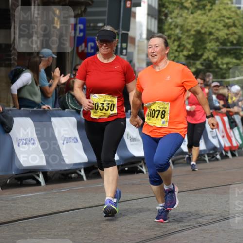 13.09.2026 - 21. swb-Marathon Bremen Strokosch-Dieckow http://msf.ph/oto/10390656 13.09.2026 11:13:55 Ziel 10484, 10545, 10766, 10883, 10889, 11084, 11392, 11670, 11954, 11999, 12010, 12280, 12460, 12521, 10491, 10799, 10880, 11027, 11902 meine-sportfotos.de