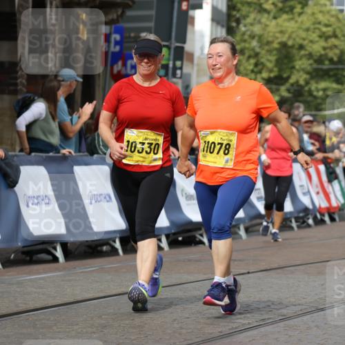 13.09.2026 - 21. swb-Marathon Bremen Strokosch-Dieckow http://msf.ph/oto/10390659 13.09.2026 11:13:55 Ziel 10484, 10545, 10766, 10883, 10889, 11084, 11392, 11670, 11954, 11999, 12010, 12280, 12460, 12521, 10491, 10799, 10880, 11027, 11902 meine-sportfotos.de