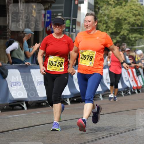 13.09.2026 - 21. swb-Marathon Bremen Strokosch-Dieckow http://msf.ph/oto/10390662 13.09.2026 11:13:55 Ziel 10484, 10545, 10766, 10883, 10889, 11084, 11392, 11670, 11954, 11999, 12010, 12280, 12460, 12521, 10491, 10799, 10880, 11027, 11902 meine-sportfotos.de