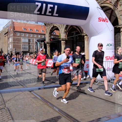 13.09.2026 - 21. swb-Marathon Bremen Tim E. http://msf.ph/oto/10390663 13.09.2026 13:35:09 Ziel 489, 1210, 1967, 2413, 2430, 2525, 2561, 2755, 3181, 3217, 3353, 3380, 3765, 3768, 3842, 5415, 5684, 6085, 6128, 6168, 6244, 6627, 6655, 6756, 7443, 7462, 8155, 8182, 8493, 8515, 8552, 8623, 8683, 9038, 9820, 13017, 13018, 13180 meine-sportfotos.de