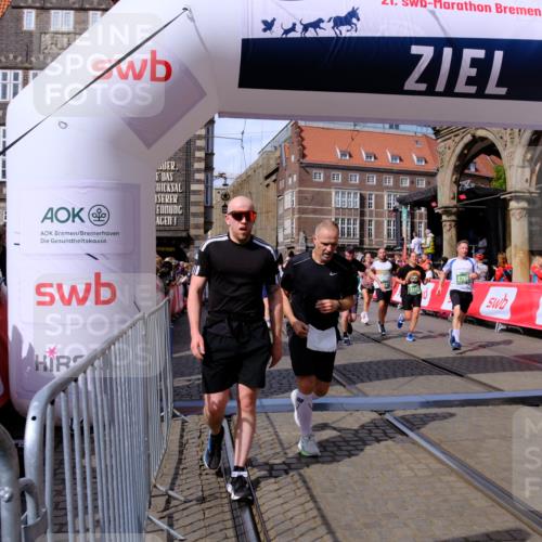 13.09.2026 - 21. swb-Marathon Bremen Tim E. http://msf.ph/oto/10390677 13.09.2026 13:35:14 Ziel 489, 1210, 2413, 2430, 2525, 2561, 2755, 3181, 3217, 3353, 3380, 3768, 4487, 5125, 5415, 5647, 5684, 6085, 6391, 6403, 6627, 6655, 6756, 7123, 7405, 7443, 7462, 7750, 8155, 8515, 8623, 9038, 9820, 13017, 13018, 13051, 13060, 13180 meine-sportfotos.de