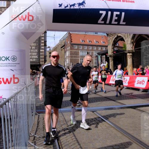 13.09.2026 - 21. swb-Marathon Bremen Tim E. http://msf.ph/oto/10390682 13.09.2026 13:35:14 Ziel 489, 1210, 2413, 2430, 2525, 2561, 2755, 3181, 3217, 3353, 3380, 3768, 4487, 5125, 5415, 5647, 5684, 6085, 6391, 6403, 6627, 6655, 6756, 7123, 7405, 7443, 7462, 7750, 8155, 8515, 8623, 9038, 9820, 13017, 13018, 13051, 13060, 13180 meine-sportfotos.de