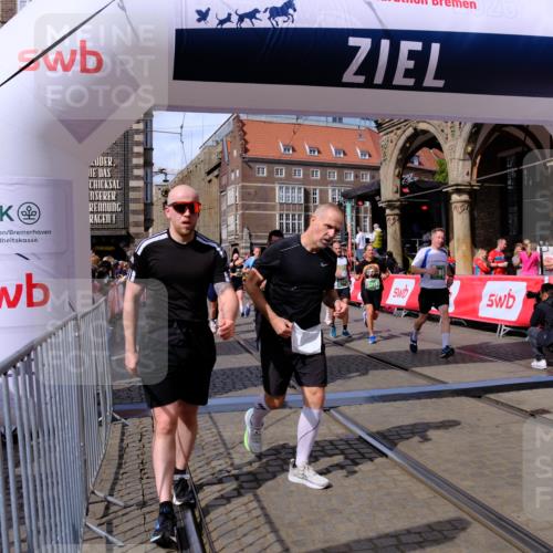 13.09.2026 - 21. swb-Marathon Bremen Tim E. http://msf.ph/oto/10390686 13.09.2026 13:35:15 Ziel 489, 1210, 2413, 2430, 2525, 2561, 2755, 3181, 3217, 3353, 3380, 3768, 4487, 5125, 5415, 5647, 5684, 6085, 6391, 6403, 6627, 6655, 6756, 7123, 7405, 7443, 7462, 7750, 8155, 8515, 8623, 9038, 9820, 13017, 13018, 13051, 13060, 13180 meine-sportfotos.de