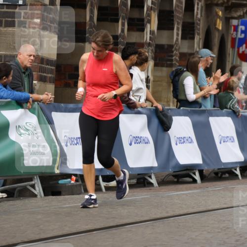 13.09.2026 - 21. swb-Marathon Bremen Strokosch-Dieckow http://msf.ph/oto/10390705 13.09.2026 11:14:02 Ziel 10330, 10545, 10766, 10889, 11078, 11084, 11954, 11999, 12010, 12280, 10402, 10586, 10854, 11027, 11233, 11535, 11864, 11902 meine-sportfotos.de