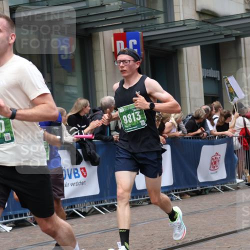 13.09.2026 - 21. swb-Marathon Bremen Strokosch-Dieckow http://msf.ph/oto/10390706 13.09.2026 13:04:00 Ziel 650, 744, 1860, 3284, 3424, 4110, 4239, 6815, 7871, 9544, 9813, 895, 1587, 2094, 2889, 3500, 4236, 5143, 6973, 8096, 9061, 9129, 9544, 9642 meine-sportfotos.de