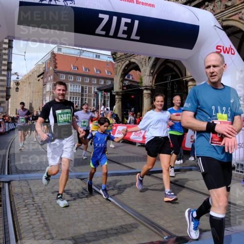 13.09.2026 - 21. swb-Marathon Bremen Tim E. http://msf.ph/oto/10390726 13.09.2026 13:35:22 Ziel 489, 536, 2366, 2413, 2430, 2492, 2755, 3063, 3217, 3768, 4487, 4985, 5125, 5647, 6085, 6391, 6403, 6627, 6655, 6750, 6756, 7123, 7405, 7657, 7750, 7998, 8328, 8515, 8623, 9017, 9216, 13017, 13018, 13051, 13060 meine-sportfotos.de