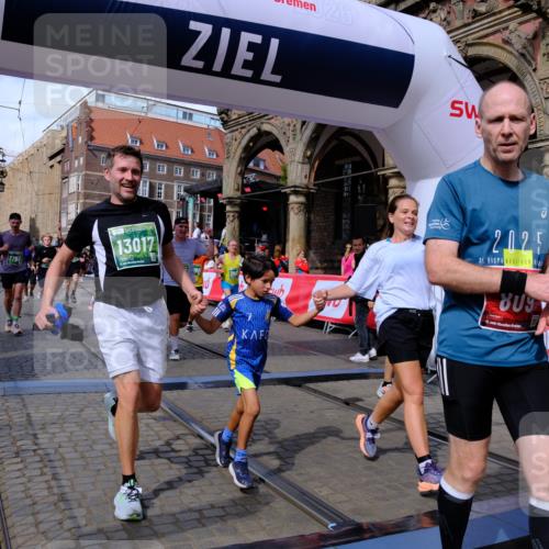 13.09.2026 - 21. swb-Marathon Bremen Tim E. http://msf.ph/oto/10390735 13.09.2026 13:35:22 Ziel 489, 536, 2366, 2413, 2430, 2492, 2755, 3063, 3217, 3768, 4487, 4985, 5125, 5647, 6085, 6391, 6403, 6627, 6655, 6750, 6756, 7123, 7405, 7657, 7750, 7998, 8328, 8515, 8623, 9017, 9216, 13017, 13018, 13051, 13060 meine-sportfotos.de