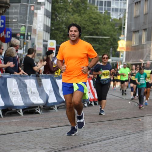 13.09.2026 - 21. swb-Marathon Bremen Strokosch-Dieckow http://msf.ph/oto/10390741 13.09.2026 11:14:10 Ziel 10330, 10491, 10766, 10799, 10880, 11078, 12010, 10395, 10396, 10402, 10586, 10784, 10854, 11173, 11233, 11363, 11535, 11703, 11864, 12100 meine-sportfotos.de