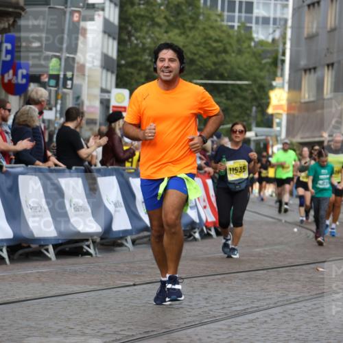 13.09.2026 - 21. swb-Marathon Bremen Strokosch-Dieckow http://msf.ph/oto/10390743 13.09.2026 11:14:10 Ziel 10330, 10491, 10766, 10799, 10880, 11078, 12010, 10395, 10396, 10402, 10586, 10784, 10854, 11173, 11233, 11363, 11535, 11703, 11864, 12100 meine-sportfotos.de