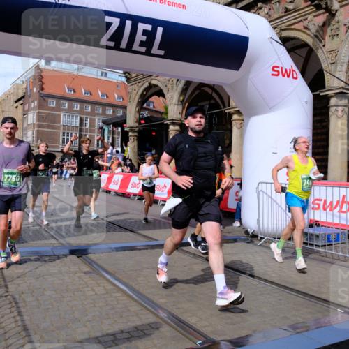 13.09.2026 - 21. swb-Marathon Bremen Tim E. http://msf.ph/oto/10390758 13.09.2026 13:35:24 Ziel 536, 2366, 2413, 2430, 2492, 3063, 3311, 3916, 4487, 4635, 4985, 5016, 5125, 5647, 6391, 6403, 6627, 6655, 6750, 6756, 7123, 7405, 7657, 7703, 7750, 7998, 8300, 8328, 8515, 8623, 9017, 9216, 9526, 9527, 13017, 13018, 13051, 13060 meine-sportfotos.de
