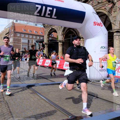 13.09.2026 - 21. swb-Marathon Bremen Tim E. http://msf.ph/oto/10390763 13.09.2026 13:35:24 Ziel 536, 2366, 2413, 2430, 2492, 3063, 3311, 3916, 4487, 4635, 4985, 5016, 5125, 5647, 6391, 6403, 6627, 6655, 6750, 6756, 7123, 7405, 7657, 7703, 7750, 7998, 8300, 8328, 8515, 8623, 9017, 9216, 9526, 9527, 13017, 13018, 13051, 13060 meine-sportfotos.de