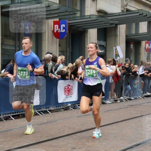 13.09.2026 - 21. swb-Marathon Bremen Strokosch-Dieckow http://msf.ph/oto/10390781 13.09.2026 13:04:08 Ziel 650, 744, 1223, 1224, 1860, 2207, 2956, 3284, 3424, 4110, 4239, 7871, 8936, 9813, 13034, 895, 2094, 2889, 3500, 4110, 4236, 6815, 8096, 9061, 9129, 9544, 9642 meine-sportfotos.de