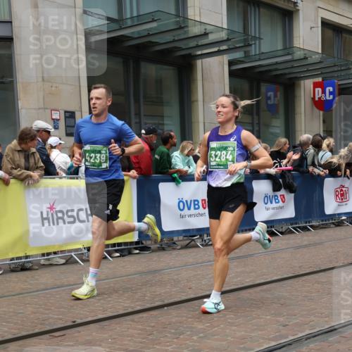 13.09.2026 - 21. swb-Marathon Bremen Strokosch-Dieckow http://msf.ph/oto/10390788 13.09.2026 13:04:09 Ziel 650, 744, 1223, 1224, 1860, 2207, 2956, 3284, 3424, 4239, 7871, 8936, 9813, 13034, 895, 2094, 2889, 3500, 4110, 4236, 6815, 8096, 9061, 9129, 9544, 9642, 9813 meine-sportfotos.de