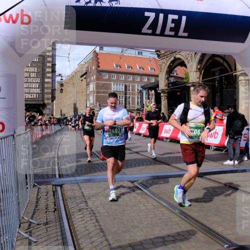 13.09.2026 - 21. swb-Marathon Bremen Tim E. http://msf.ph/oto/10390797 13.09.2026 13:35:30 Ziel 536, 1150, 2003, 2366, 2492, 2625, 2866, 3063, 3311, 3916, 4062, 4487, 4635, 4985, 5016, 5125, 5647, 6320, 6391, 6403, 6750, 6837, 7123, 7305, 7405, 7657, 7703, 7750, 7998, 8300, 8328, 8773, 9017, 9216, 9526, 9527, 13051, 13060 meine-sportfotos.de