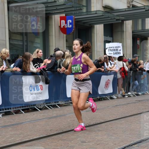 13.09.2026 - 21. swb-Marathon Bremen Strokosch-Dieckow http://msf.ph/oto/10390811 13.09.2026 13:04:13 Ziel 650, 744, 1223, 1224, 1860, 2207, 2956, 3284, 4239, 5283, 7871, 8701, 8936, 9070, 13034, 895, 2094, 2889, 3424, 3500, 4110, 4236, 6815, 9061, 9129, 9544, 9642, 9813 meine-sportfotos.de