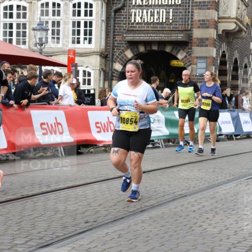 13.09.2026 - 21. swb-Marathon Bremen Strokosch-Dieckow http://msf.ph/oto/10390813 13.09.2026 11:14:27 Ziel 10402, 10491, 10799, 10854, 10880, 11027, 11233, 11535, 11864, 11902, 10519, 10705, 10722, 11186, 11408, 12112 meine-sportfotos.de