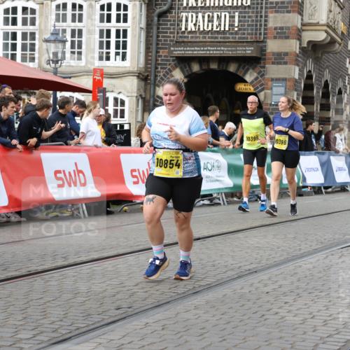 13.09.2026 - 21. swb-Marathon Bremen Strokosch-Dieckow http://msf.ph/oto/10390818 13.09.2026 11:14:27 Ziel 10402, 10491, 10799, 10854, 10880, 11027, 11233, 11535, 11864, 11902, 10519, 10705, 10722, 11186, 11408, 12112 meine-sportfotos.de