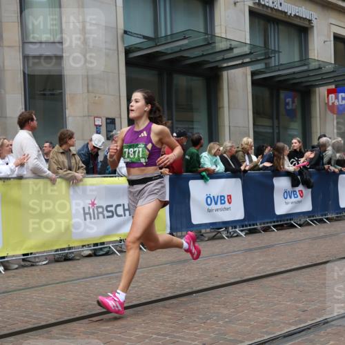 13.09.2026 - 21. swb-Marathon Bremen Strokosch-Dieckow http://msf.ph/oto/10390822 13.09.2026 13:04:13 Ziel 650, 744, 1223, 1224, 1860, 2207, 2956, 3284, 4239, 5283, 7871, 8701, 8936, 9070, 13034, 895, 2094, 2889, 3424, 3500, 4110, 4236, 6815, 9061, 9129, 9544, 9642, 9813 meine-sportfotos.de