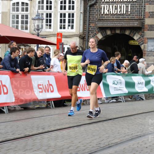 13.09.2026 - 21. swb-Marathon Bremen Strokosch-Dieckow http://msf.ph/oto/10390828 13.09.2026 11:14:29 Ziel 10402, 10491, 10586, 10854, 10880, 11027, 11233, 11535, 11864, 11902, 10519, 10705, 11186, 11408 meine-sportfotos.de