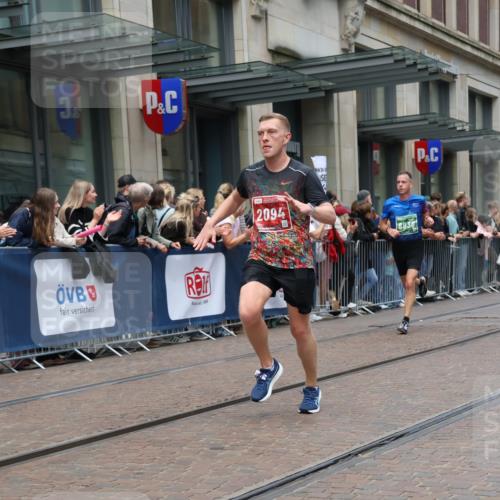 13.09.2026 - 21. swb-Marathon Bremen Strokosch-Dieckow http://msf.ph/oto/10390835 13.09.2026 13:04:17 Ziel 650, 744, 1223, 1224, 1712, 1860, 2207, 2956, 5283, 7871, 8701, 8936, 9070, 13034, 650, 895, 2094, 3284, 3424, 4110, 4236, 4239, 6815, 9061, 9129, 9544, 9813 meine-sportfotos.de