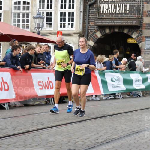 13.09.2026 - 21. swb-Marathon Bremen Strokosch-Dieckow http://msf.ph/oto/10390849 13.09.2026 11:14:29 Ziel 10402, 10491, 10586, 10854, 10880, 11027, 11233, 11535, 11864, 11902, 10519, 10705, 11186, 11408 meine-sportfotos.de