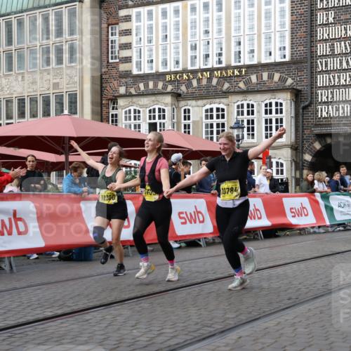 13.09.2026 - 21. swb-Marathon Bremen Strokosch-Dieckow http://msf.ph/oto/10390854 13.09.2026 11:14:34 Ziel 10395, 10396, 10402, 10586, 10784, 10854, 11027, 11233, 11535, 11703, 11864, 11902, 12100, 10519, 10557, 10705, 10805, 11097, 11098, 11186, 11288, 11408, 11876, 12193 meine-sportfotos.de