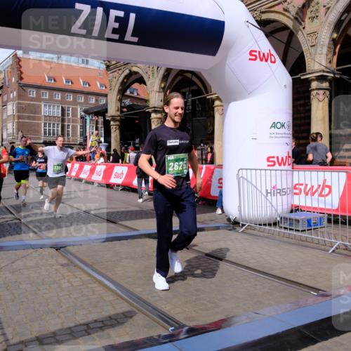 13.09.2026 - 21. swb-Marathon Bremen Tim E. http://msf.ph/oto/10390882 13.09.2026 13:35:41 Ziel 1150, 2003, 2041, 2090, 2318, 2356, 2625, 2866, 3055, 3311, 3621, 3916, 4062, 4635, 4985, 5016, 5661, 6315, 6320, 6418, 6837, 7285, 7305, 7377, 7703, 8300, 8401, 8530, 8773, 8915, 9526, 9527, 9845, 9887 meine-sportfotos.de