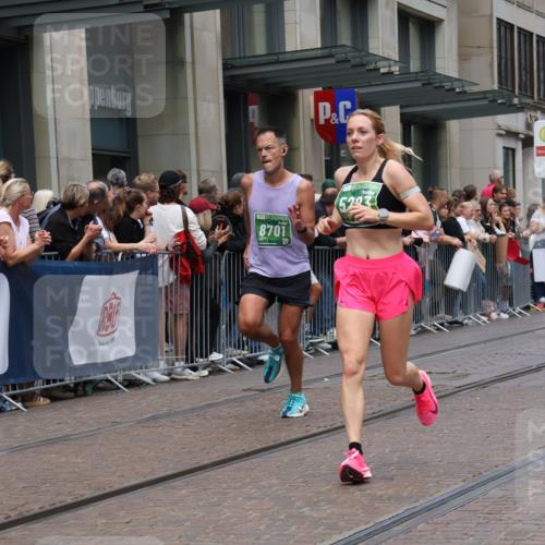 13.09.2026 - 21. swb-Marathon Bremen Strokosch-Dieckow http://msf.ph/oto/10390911 13.09.2026 13:04:29 Ziel 1224, 1712, 2207, 2646, 2956, 5283, 5674, 6708, 7538, 7814, 8054, 8701, 9070, 9306, 9495, 9689, 13034, 13187, 650, 744, 1223, 1224, 1860, 2207, 3284, 3424, 4110, 4239, 6815, 7871, 8936, 9813, 13034 meine-sportfotos.de