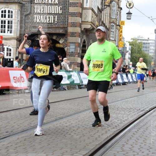 13.09.2026 - 21. swb-Marathon Bremen Strokosch-Dieckow http://msf.ph/oto/10390916 13.09.2026 11:14:37 Ziel 10303, 10395, 10396, 10402, 10586, 10784, 10854, 11041, 11140, 11173, 11233, 11363, 11535, 11703, 11864, 12100, 10519, 10557, 10705, 10776, 10805, 11097, 11098, 11186, 11288, 11876, 12191, 12193 meine-sportfotos.de