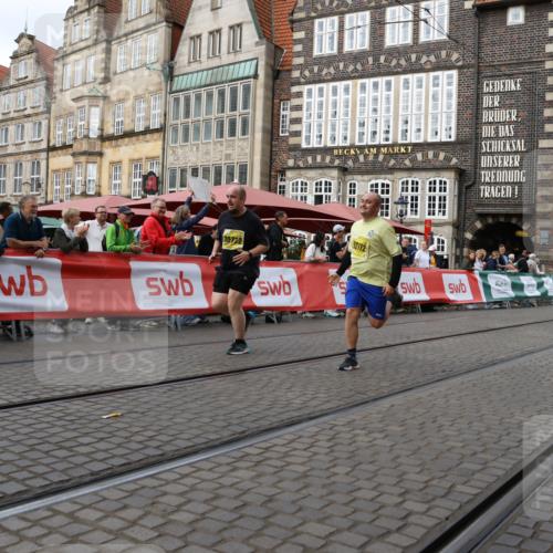 13.09.2026 - 21. swb-Marathon Bremen Strokosch-Dieckow http://msf.ph/oto/10390921 13.09.2026 11:14:41 Ziel 10303, 10395, 10396, 10402, 10586, 10722, 10784, 10854, 11041, 11140, 11173, 11233, 11363, 11535, 11703, 11864, 12100, 12112, 12431, 10271, 10557, 10705, 10752, 10776, 10805, 11085, 11097, 11098, 11186, 11288, 11645, 11673, 11876, 11974, 12191, 12193 meine-sportfotos.de