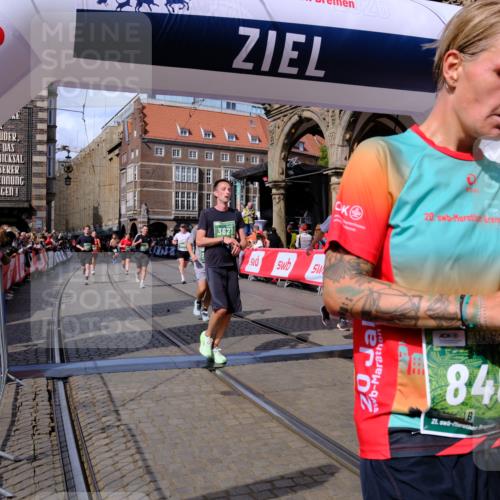 13.09.2026 - 21. swb-Marathon Bremen Tim E. http://msf.ph/oto/10390922 13.09.2026 13:35:47 Ziel 156, 1150, 2041, 2090, 2318, 2356, 2625, 2866, 3055, 3621, 4062, 4326, 5661, 6315, 6418, 6465, 6466, 6644, 6837, 7285, 7305, 7377, 7597, 7700, 8401, 8530, 8773, 8915, 9845, 9887 meine-sportfotos.de
