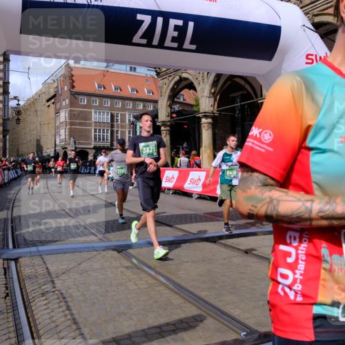 13.09.2026 - 21. swb-Marathon Bremen Tim E. http://msf.ph/oto/10390926 13.09.2026 13:35:47 Ziel 156, 1150, 2041, 2090, 2318, 2356, 2625, 2866, 3055, 3621, 4062, 4326, 5661, 6315, 6418, 6465, 6466, 6644, 6837, 7285, 7305, 7377, 7597, 7700, 8401, 8530, 8773, 8915, 9845, 9887 meine-sportfotos.de